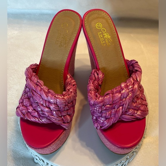 Women’s Pink Wedges Size 7.5 by Mata - Picture 2 of 15